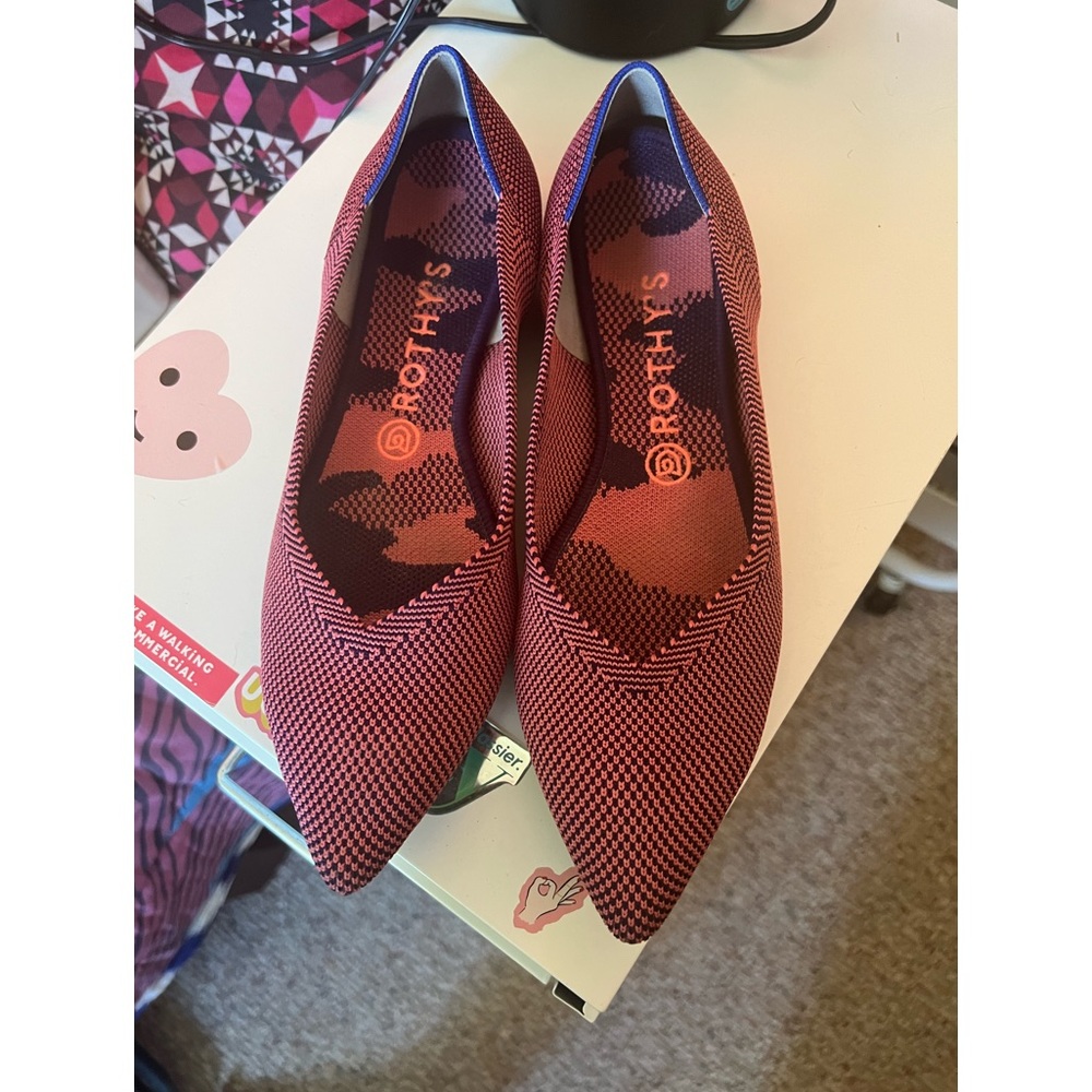 Rothy’s double stitch rose in the point. Size 9.5